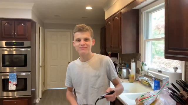 Cooking With Tcole - Tcole’s Special Egg, Sausage, and Cheese Sandwich. смотреть онлайн