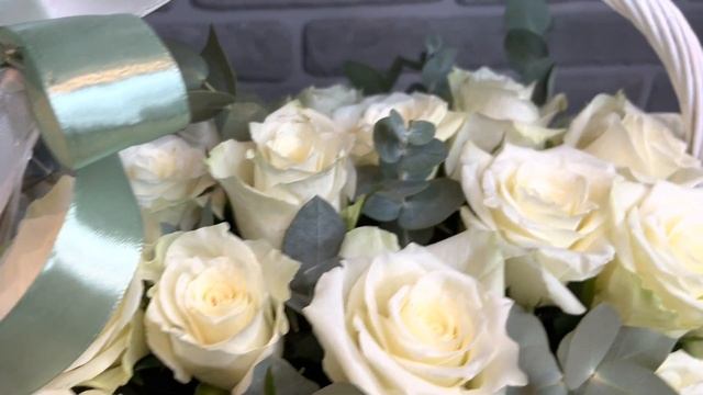 Корзина из белых роз «Моя тайна» смотреть онлайн