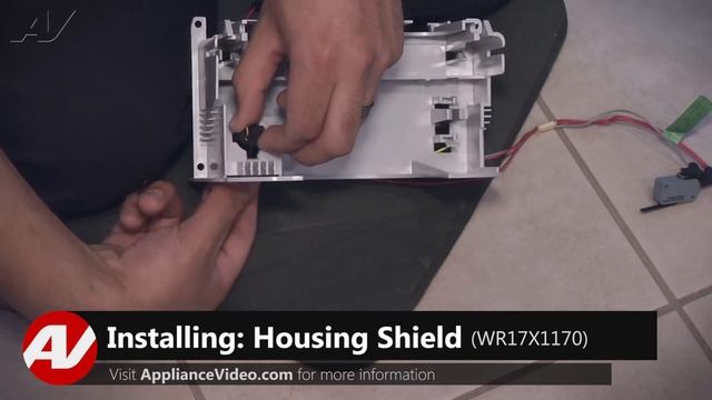 GE Refrigerator Repair - Will Not Dispense Water or Ice - Ice Dispenser Housing смотреть онлайн