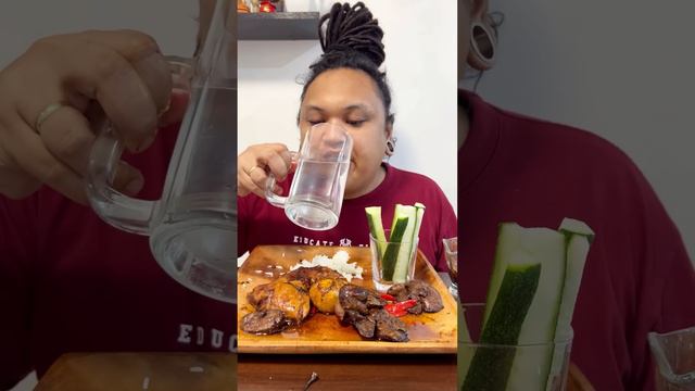 NAGMAMANTIKANG ADOBONG MANOK NA MAY ATAY AT ITLOG смотреть онлайн