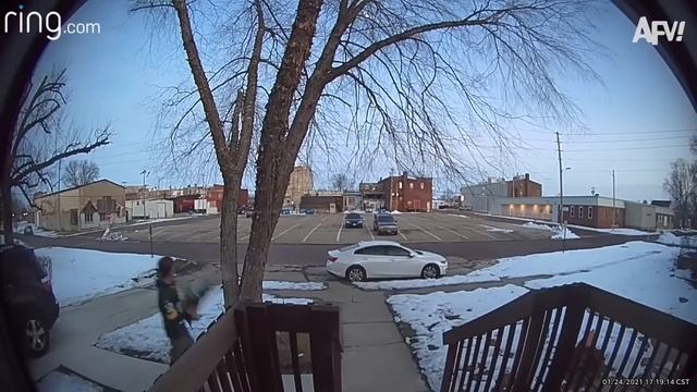 Kick Off Football Season With A Fail смотреть онлайн