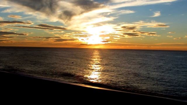 RELAXING VIDEO, Ocean Sounds with Sunrise over sea, HD 1080p смотреть онлайн
