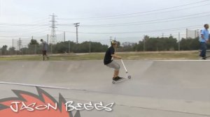 Как делать брай на самокате? Razor TRICKtionary: Briflip