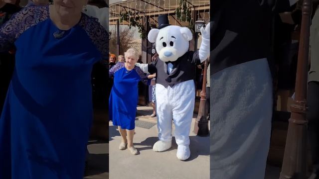 Юбилей 70 лет и поздравление от ростового Мишки!#ростовоймедведьпоздравление #деньрождения #сюрприз смотреть онлайн