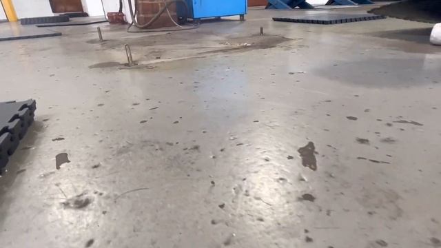 Garage Style Transform Busy Car Workshop | Best Workshop Flooring For Mechanics | PVC Floor Tiles смотреть онлайн