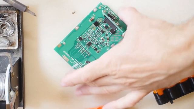 ? РЕМОНТ АККУМУЛЯТОРА ДЛЯ ПЫЛЕСОСА ? смотреть онлайн