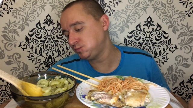 Мукбанг/Жареная курица/Спагетти/Салат из огурцов