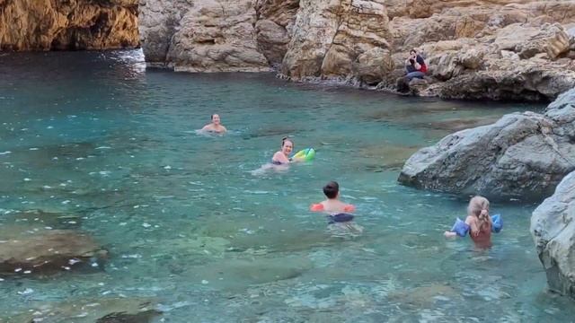 Турция, Газипаша, Антиохия-ад-Крагум: январское купание в природной достопримечательности DelikDeni смотреть онлайн