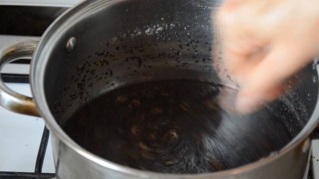 МАКОВАЯ начинка с изюмом для пирогов, рулетов, булочек, пирожков / Краткие рецепты / Slavic Secrets смотреть онлайн