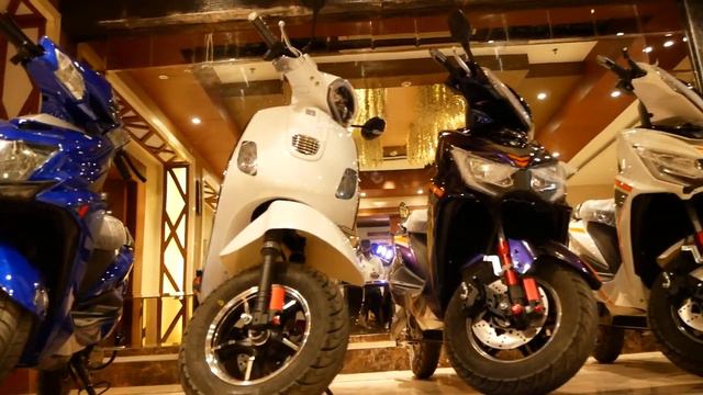 huch electric scooty huch Motocorp смотреть онлайн