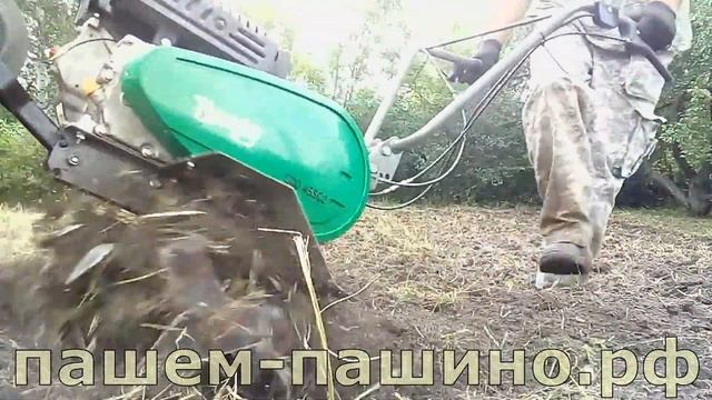 Обработка плотной почвы культиватором с фрезами гусиные лапки. Вспашка земли Новосибирск. смотреть онлайн