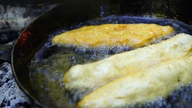 You NEVER saw this food before! - AJVAR Recipe + Crispy Langos Bread смотреть онлайн