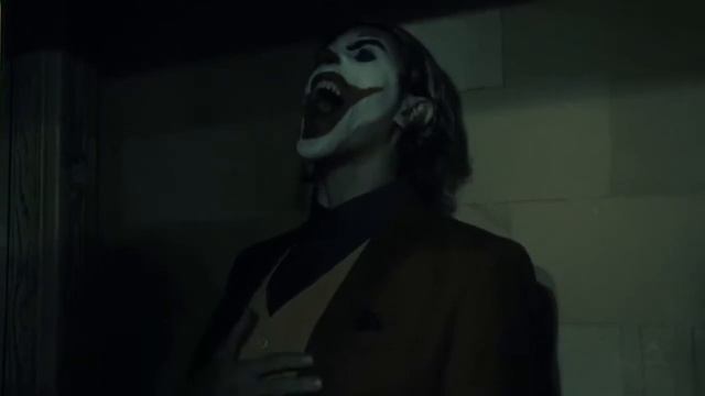 Художник рисует в образе «Джокера» смотреть онлайн