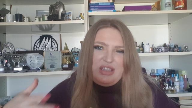 Маленькая да удаленькая палетка Natasha Denona Mini Gold Palette смотреть онлайн