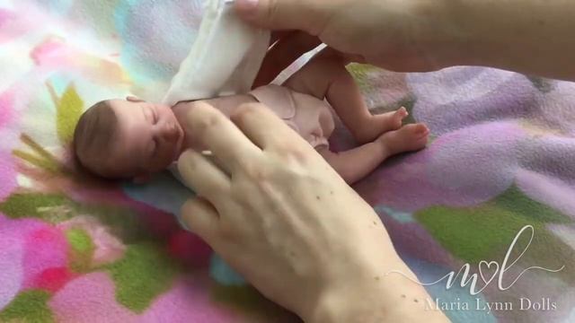 World's Smallest Babies! Playtime with Miniature Silicone Reborn Baby Dolls смотреть онлайн