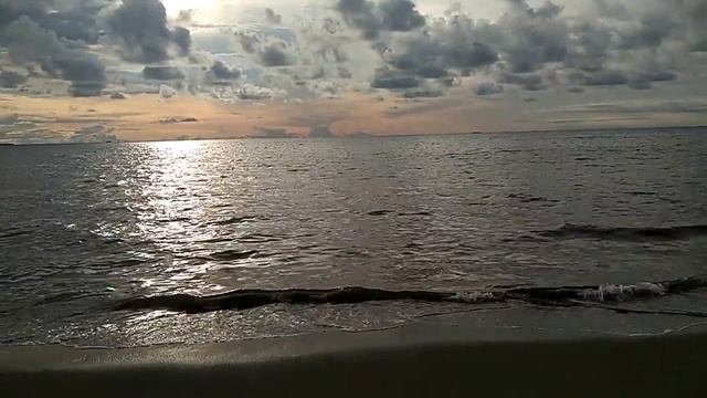 Plage Padang West Sumatra (near bird monument) смотреть онлайн