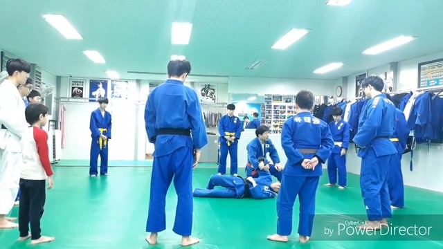 Дзюдо биринчи тренировкам | 첫 유도하는 모습 смотреть онлайн