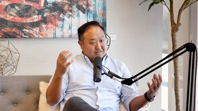 Discover the Networking Strategies That Propelled Tommy Choi to Becoming Chicago's Top Agent смотреть онлайн