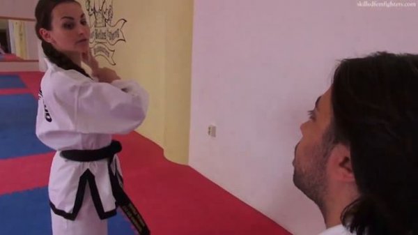 Karate Gırl Foot FaceKicks