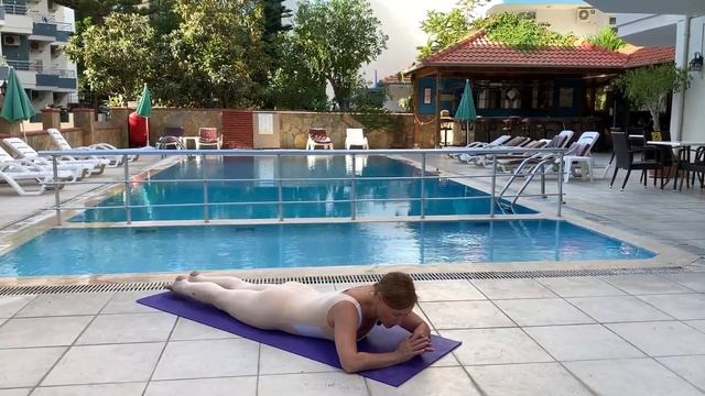 Бхуджангасана - поза кобры смотреть онлайн