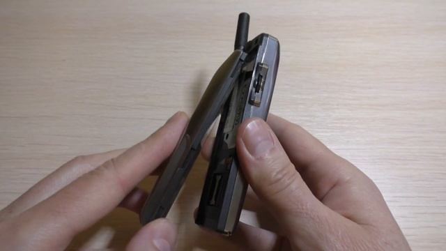 Old Phones. Philips Xenium 9a9 Silver (titanium case) смотреть онлайн