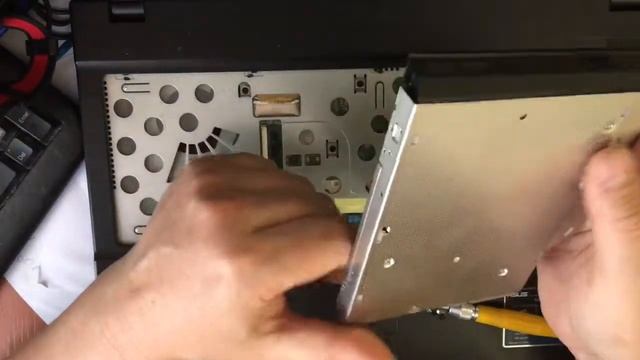 ASUS K53E Замена DVD на HDD смотреть онлайн