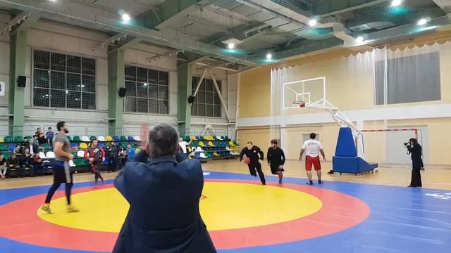 Игра регби знаменитыми спортсменами в школе Курамагомеда Курамагомедова смотреть онлайн