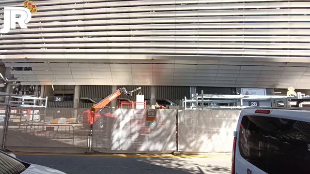 SALIDA de BANDEJAS INMINENTE 💥 Obras Santiago Bernabéu 13/09/2023 🚧 смотреть онлайн