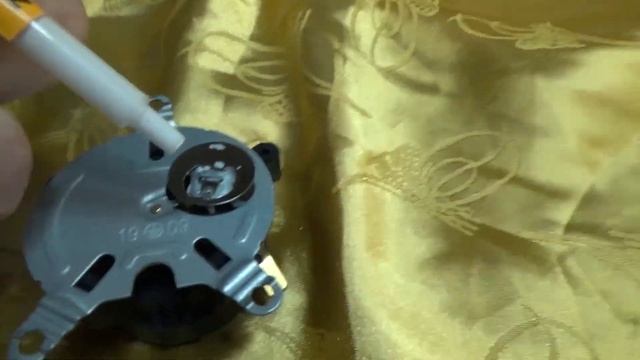 Почему не включается электрический чайник?. Не спеши покупать новый. Просто зачисти эти контакты... смотреть онлайн