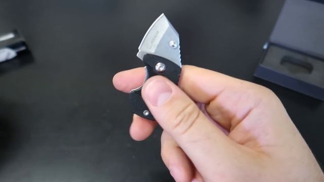 Mini Knives Under 2 Inches Unboxing смотреть онлайн