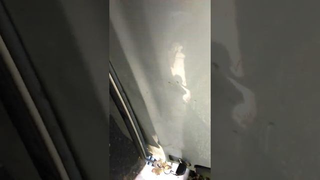 How to fix door lock on a Peugeot 106 or Citroen saxo very similar set up. смотреть онлайн