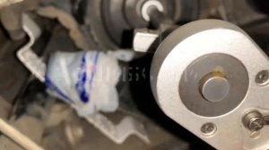 1) Как проверить натяжитель цепи старого образца на Шкоду Октавию А5.1,8 TSI.