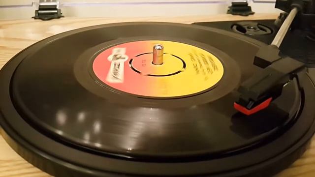 Cem Karaca -- Tamirci Çırağı смотреть онлайн