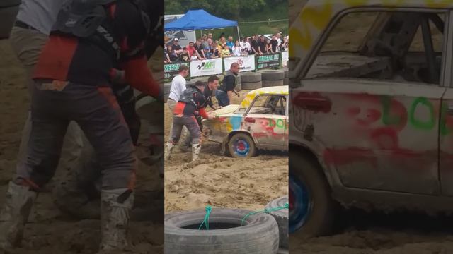 Marwel day Moldova cars 20.05.2023 Машина застряла в грязи смотреть онлайн