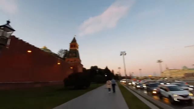 ОЛЯ ZANOZA: От Красной площади Александровский сад до Парка Зарядье смотреть онлайн
