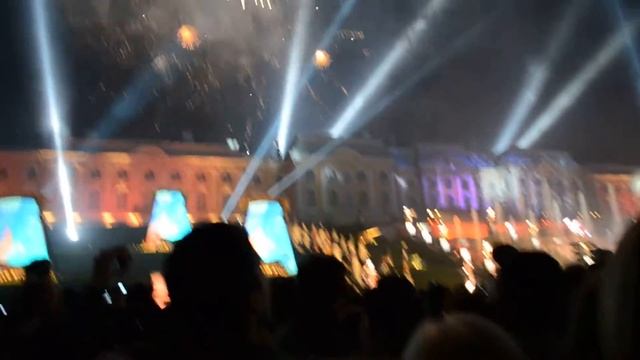 Праздник фонтанов «Ода Отечеству» в Петергофе 15.09.2012 смотреть онлайн