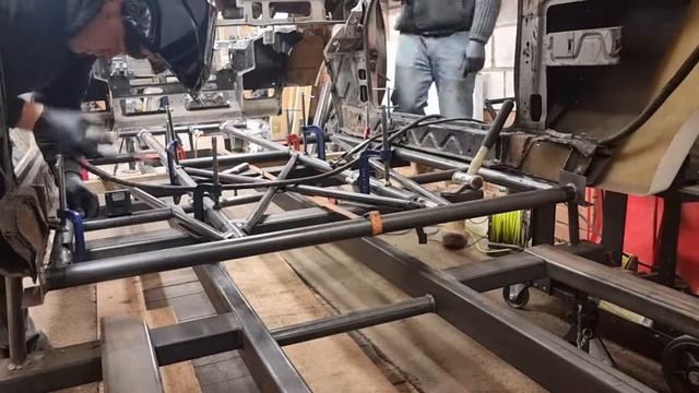 Building an SFI 25.4 Mk3 1983 Ford Capri PT1 смотреть онлайн