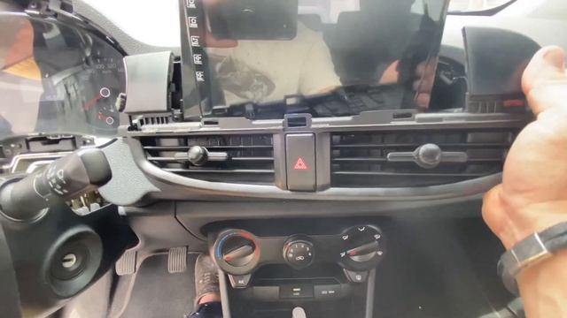 Desarmar el tablero y cambio de radio del Kia Picanto 2020 смотреть онлайн