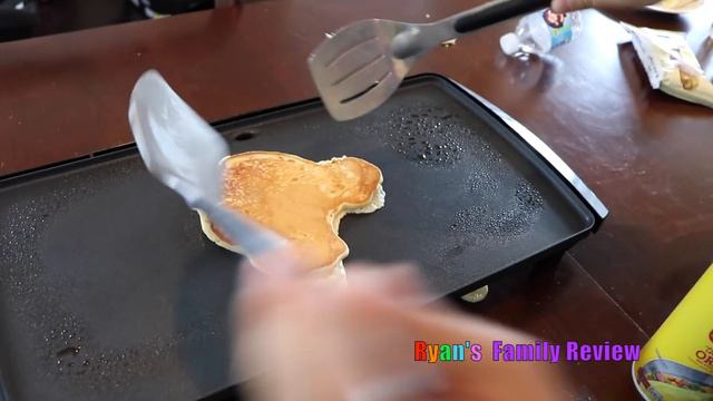 Kid Fun Size Breakfast food! Making Pancakes in fun shapes for kids with Ryan's Family Review event смотреть онлайн