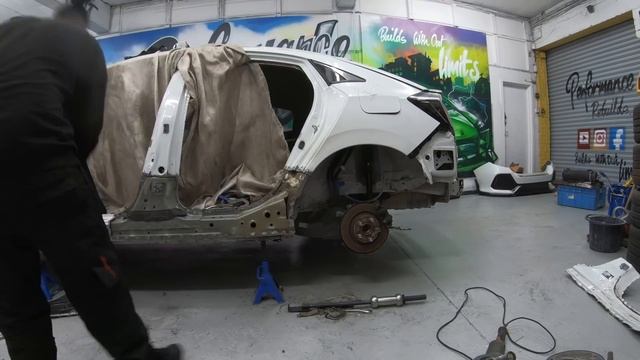 WELDING A NEW DOOR SILL ON OUR SALVAGE 2018 HONDA CIVIC (P2) смотреть онлайн