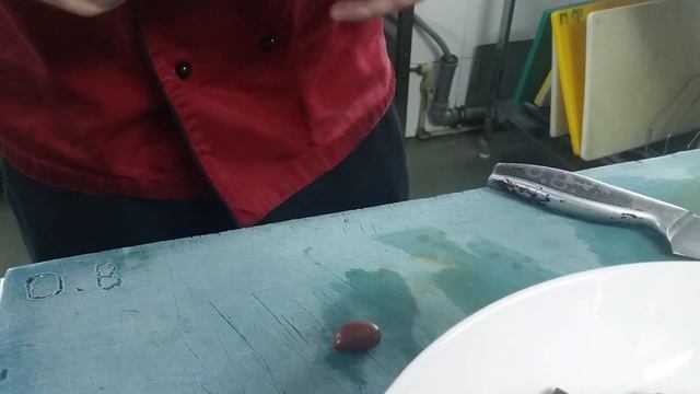 Как очистить оливку (Оливку каламата) от косточки смотреть онлайн