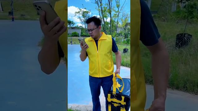 黑心经理拖欠农民工工资？老板得知后立刻辞退！每份工作都值得尊敬和善待！【建哥哥导演】 смотреть онлайн