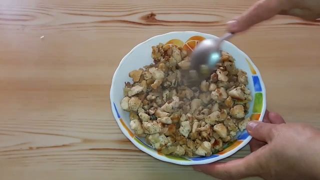 Вкусная и быстрая закуска из лаваша с курицей, сыром и овощами! смотреть онлайн