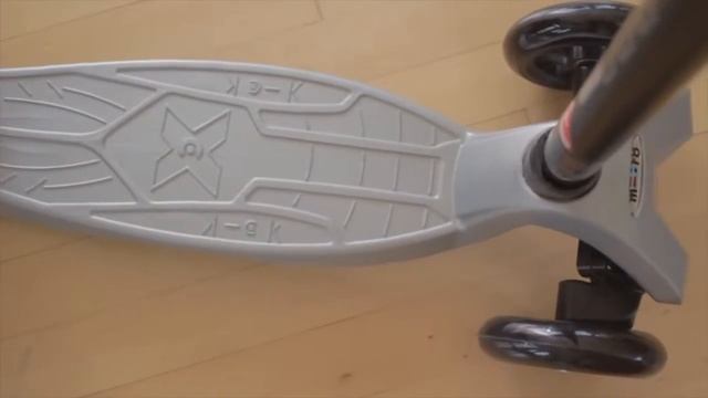 Maxi Micro Kick Scooter (for ages 5-12 years) смотреть онлайн