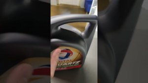 Оригинальная канистра масла Total Quartz 9000 5w-30
