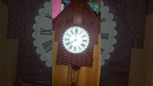 Радость детям - часы с кукушкой. Ходики Маяк - настенные часы с кукушкой и боем.