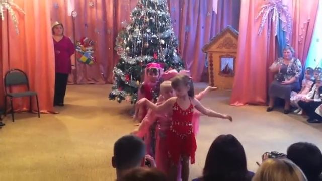 Новый 2014 год в 44 садике Москвы смотреть онлайн