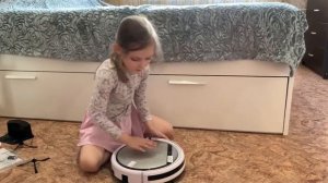 Распаковка от Сони. Распаковка Робота Пылесоса  ilife v50. Детская Распаковка.