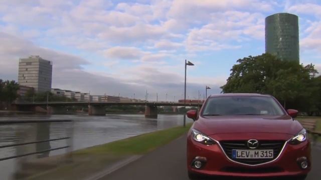 Mazda 3 vs Mazda CX-3 смотреть онлайн