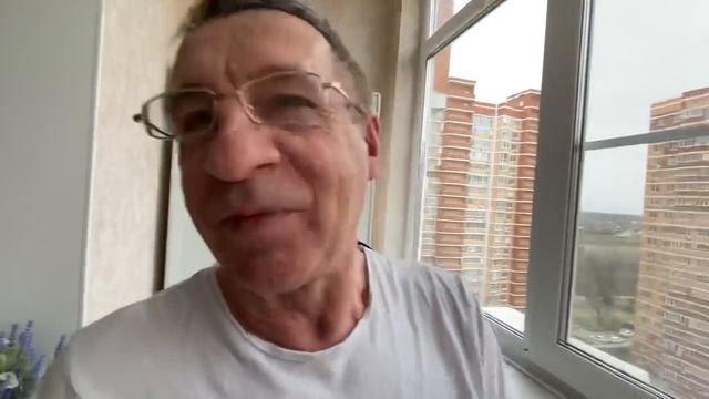 ВЧЕРА МЫЛ ОКНА РОБОТ! МИХАЛЫЧ НАСТЫРНЯЧАЕТ… смотреть онлайн